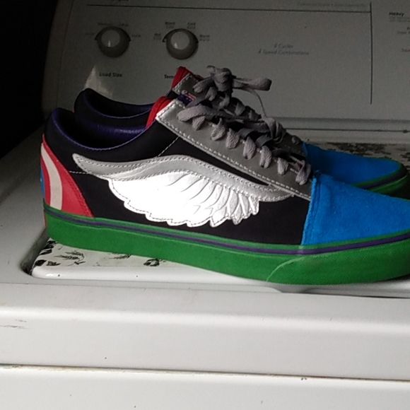 Van's😱 Old Skool 🔥"Marvel Avengers"🔥 COLAB - Picture 6 of 7